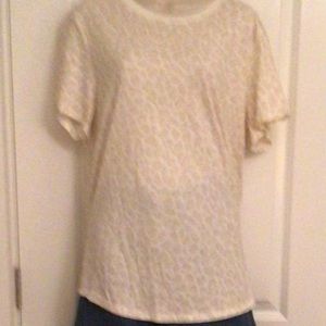 Multi-piece outfit with sneakers